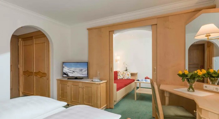 Hotel Garni Antonius, Lech ski chalet, image 3