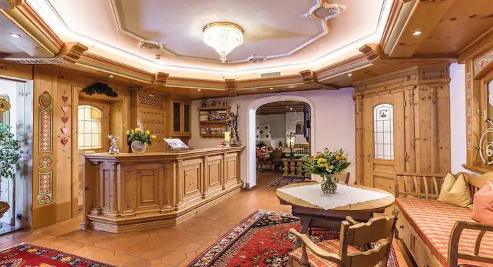 Hotel Garni Antonius, Lech ski chalet, image 5