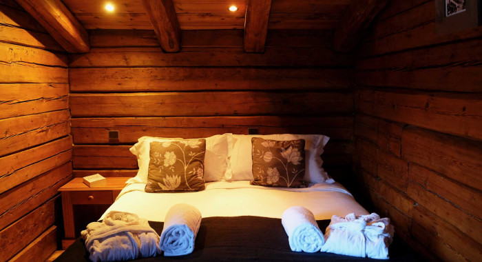 Chalet Elliot East, La Tania ski chalet, image 4