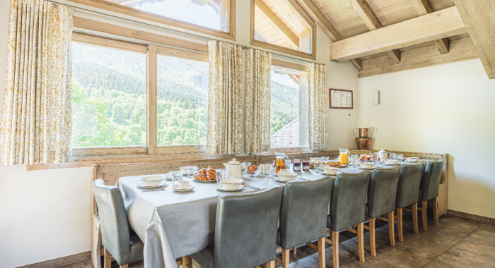Chalet Eleanor, Meribel ski chalet, image 2