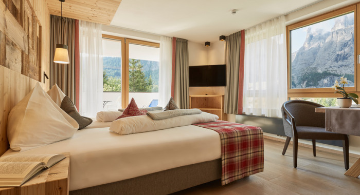 Hotel Mezdi, La Villa & Corvara ski chalet, image 5