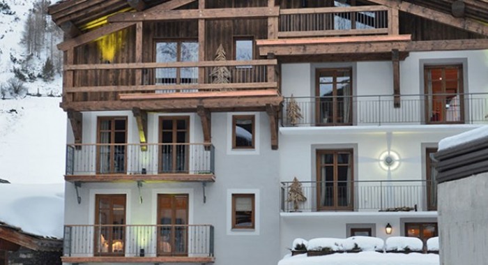 Hotel Les Cinq Freres, Val D'Isere ski chalet, image 6