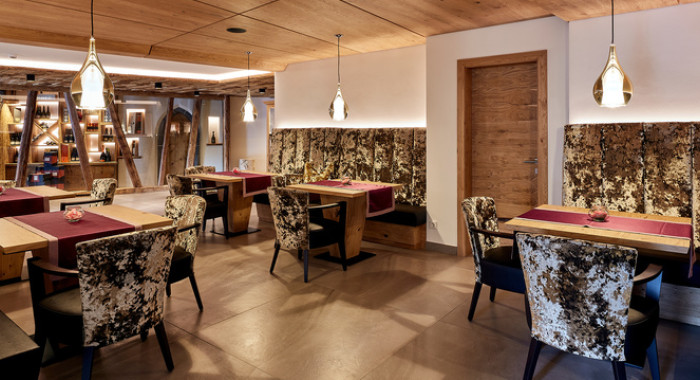 Hotel Mezdi, La Villa & Corvara ski chalet, image 3