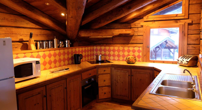 Chalet Elliot East, La Tania ski chalet, image 3