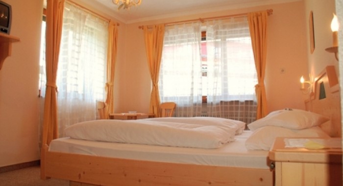 Hotel Claudia, Ellmau ski chalet, image 2