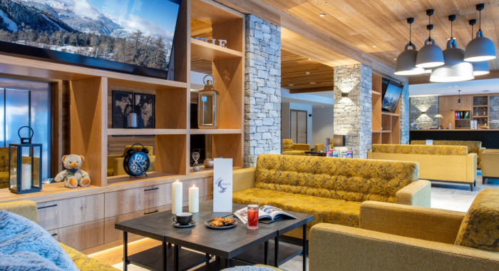Le White Pearl Lodge and Spa, La Plagne Soleil ski chalet, image 2